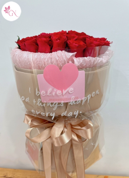 Bó hoa hồng tươi thắm lãng mạn